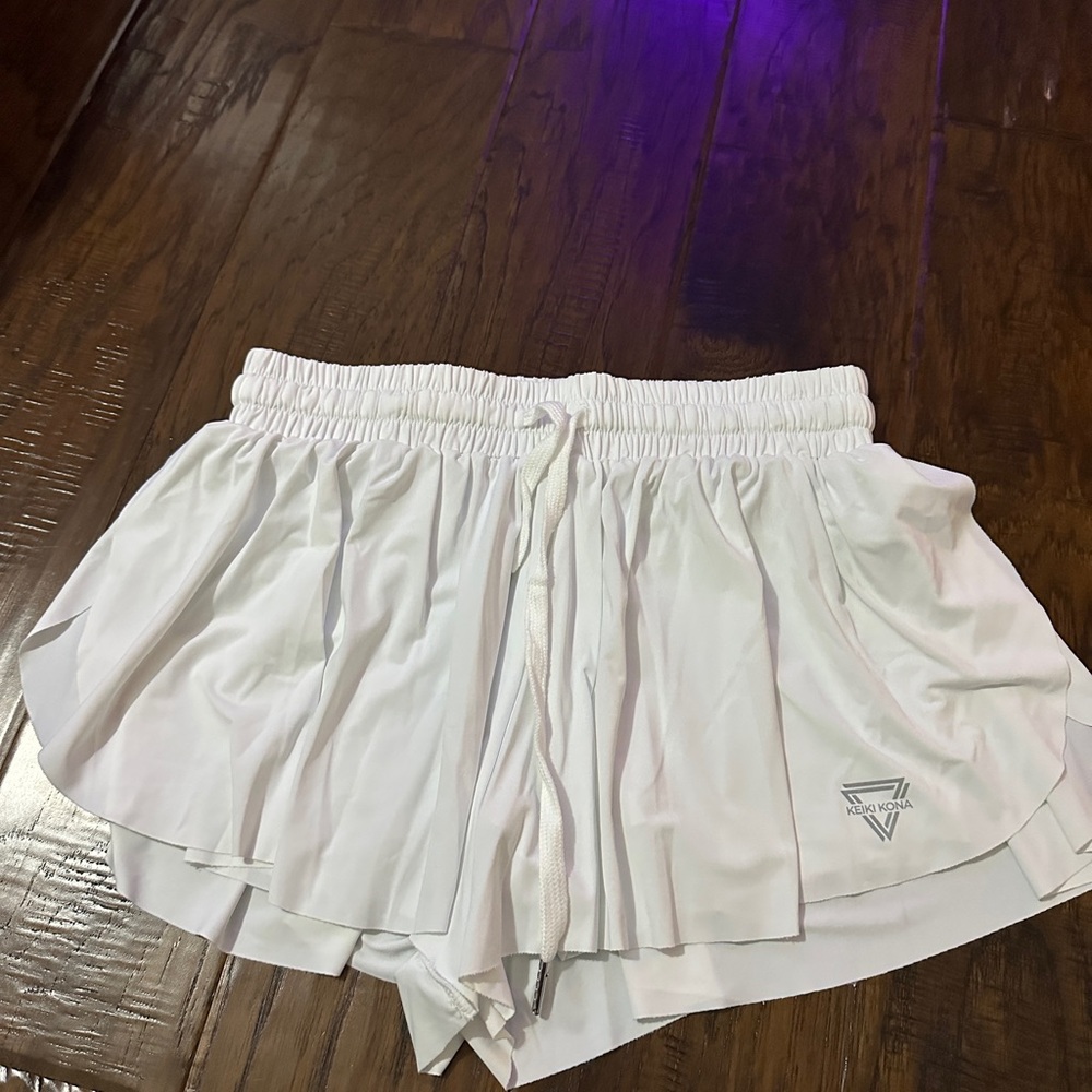 White Keiki Kona Women's Shorts